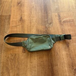 lululemon athletica Green Belt Bag - 2L